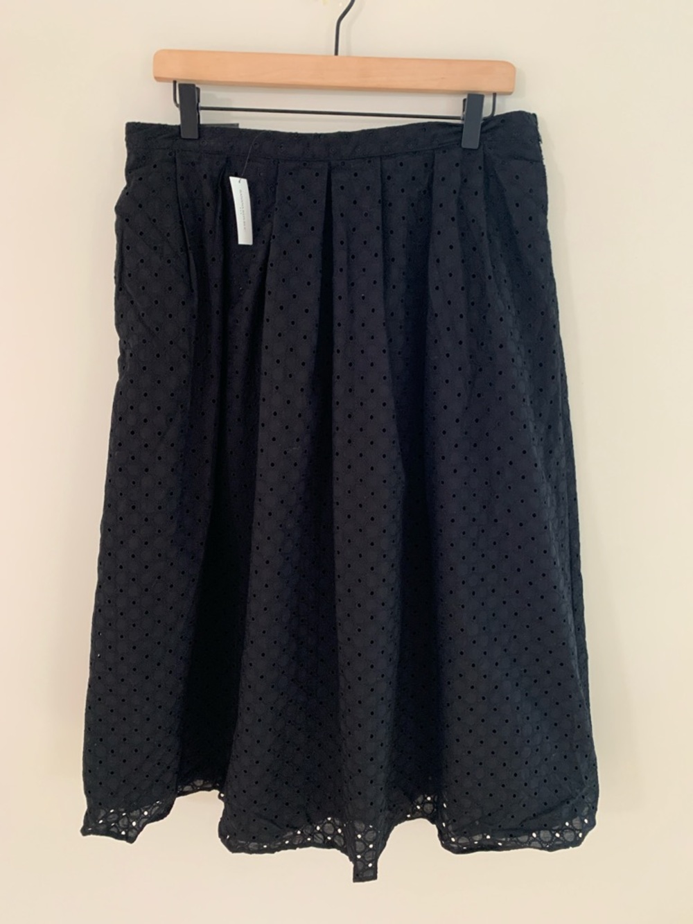 Banana Republic Factory Pintuck Eyelet Midi Skirt With Pockets Black Size 12 NWT